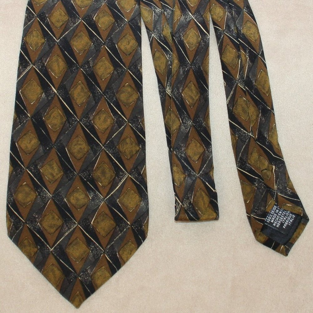 Geoffrey Beene Geometric Silk Tie